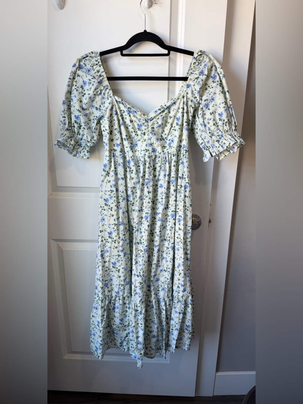 Abercrombie & Fitch Light Green and Blue Floral Puff-Sleeve Midi Dress - Picture 8 of 9